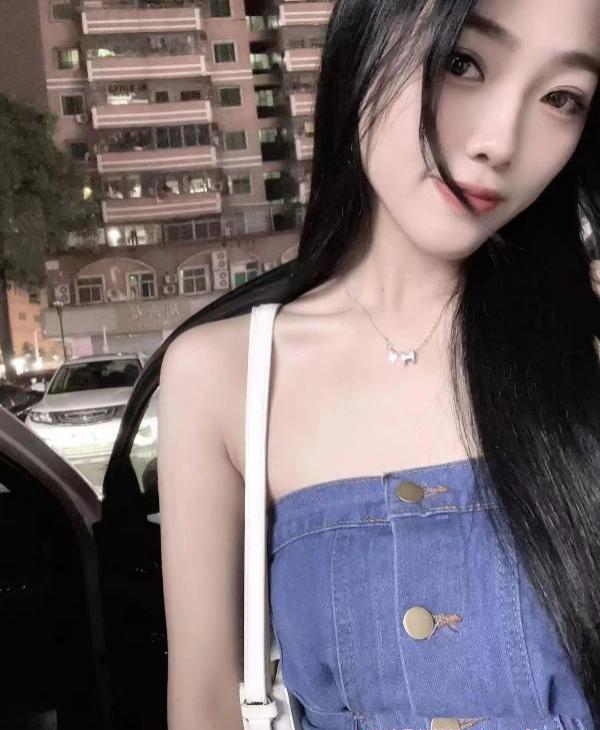 纯欲女孩言宝