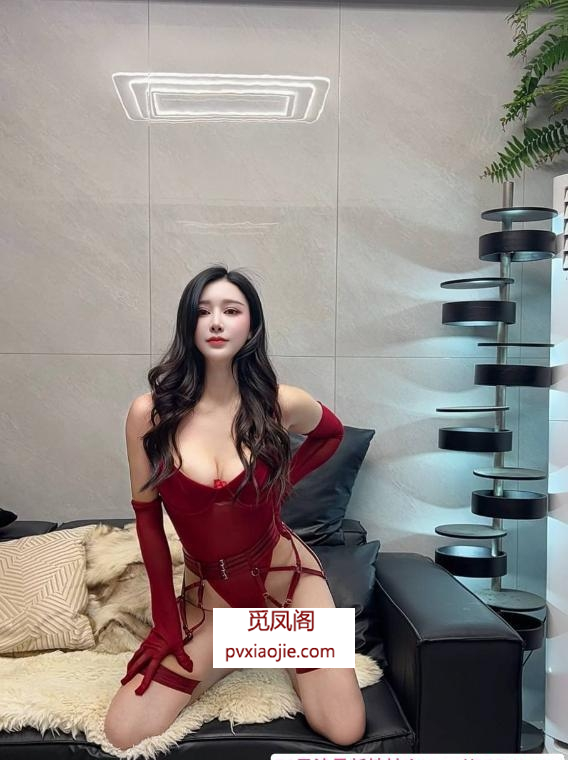 纯天然大胸御姐依依