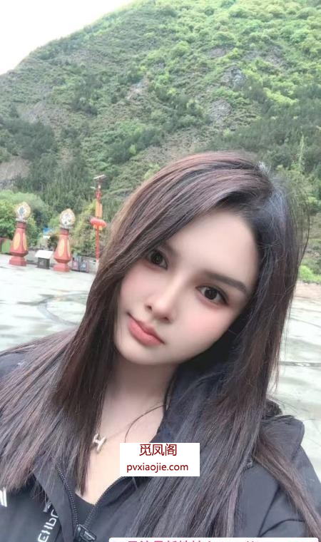 大胸小奶猫