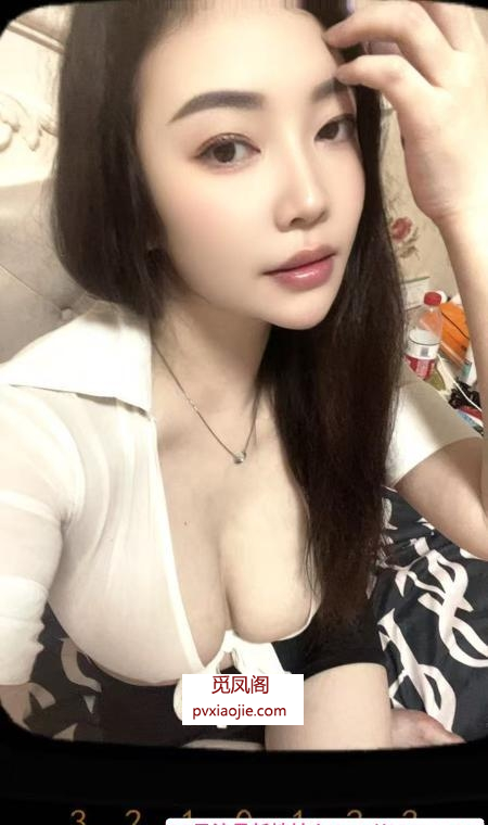 汉阳肤白腿长