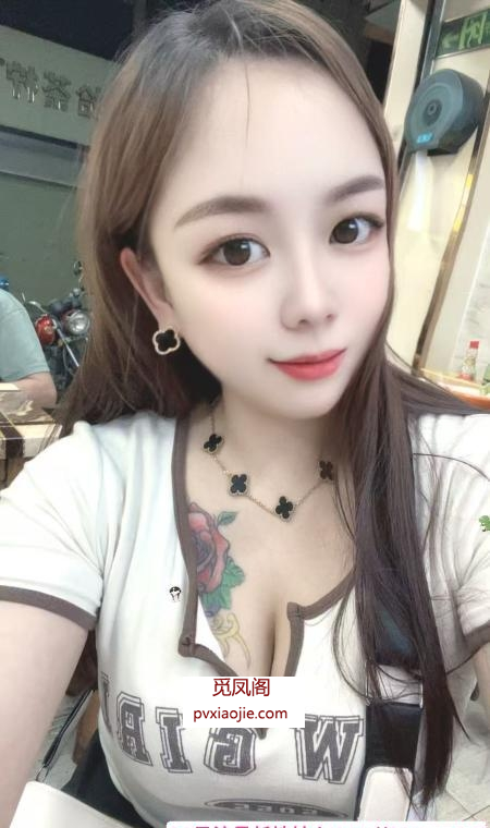 服务系舌吻骚妇