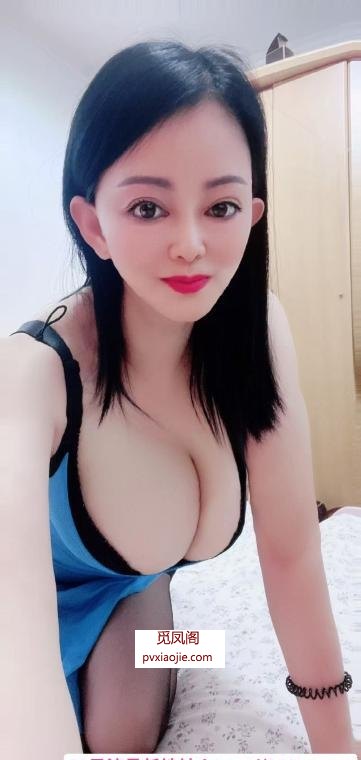 黑丝大奶少妇