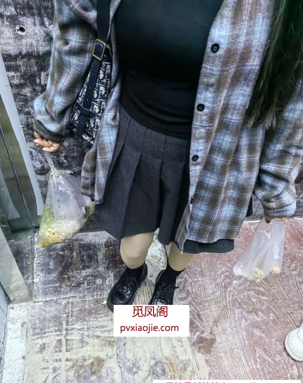 丰满妹子小泰坦