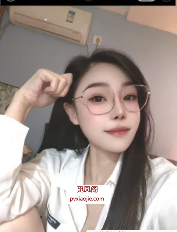 瑜伽美女小七