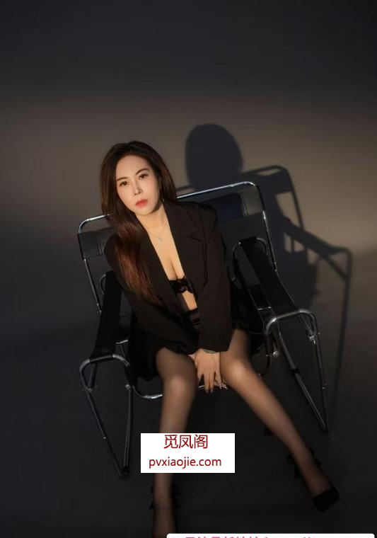 白云美臀少妇