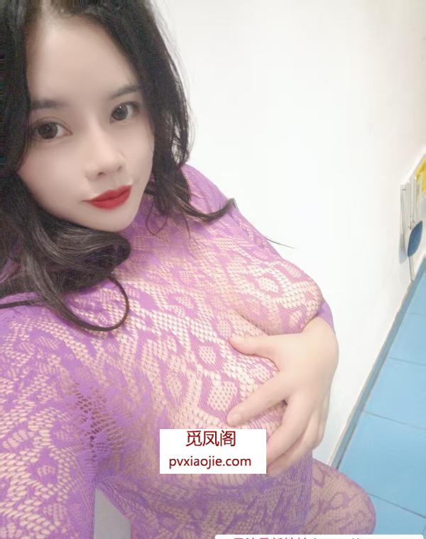 大胸妹子