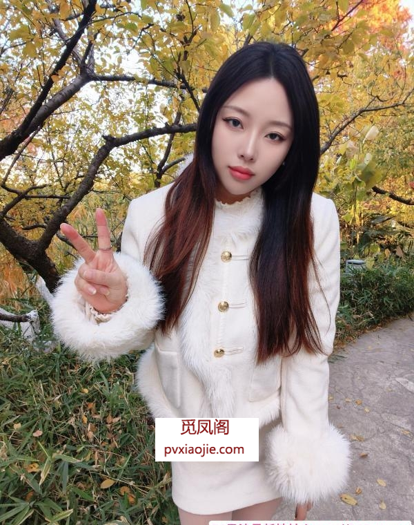 童颜巨乳小美女