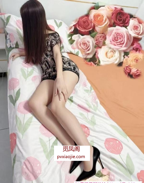 S型身材少妇