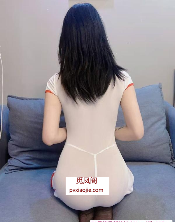 长腿嫩模佩佩